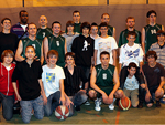 Les MG3 vont encourager leur entraîneur Les MG3 vont encourager leur entraîneur